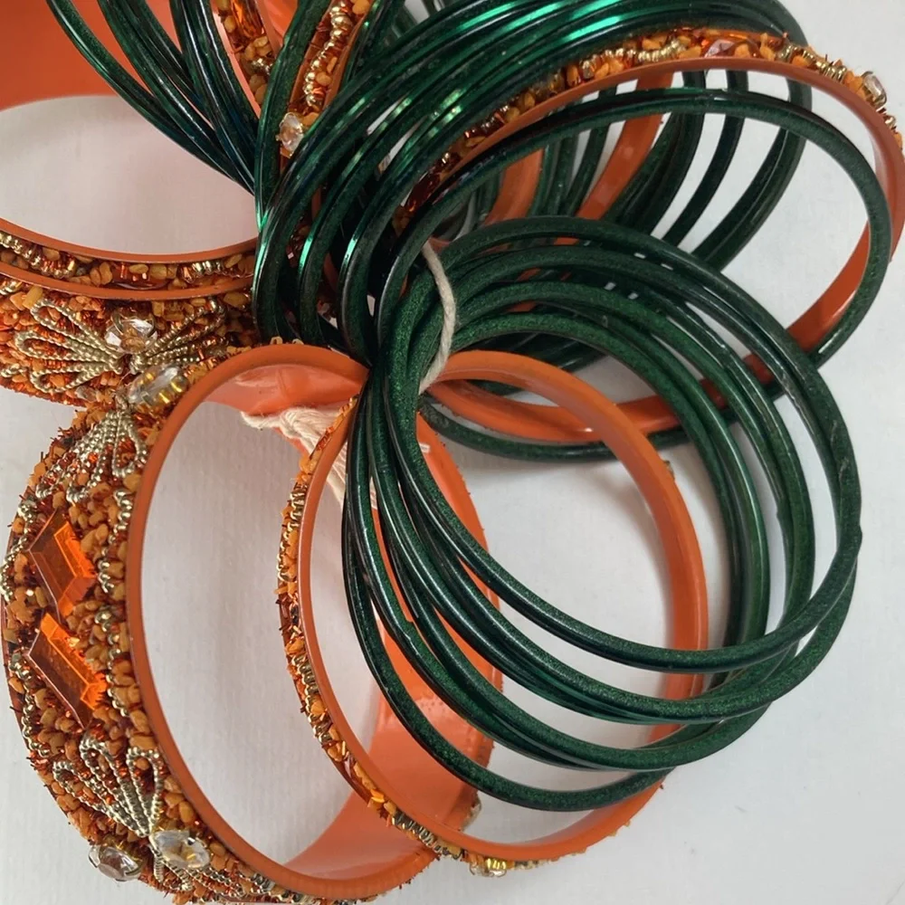 Set of colorful smaller size bangle bracelets - green and orange - Picture 5 of 6